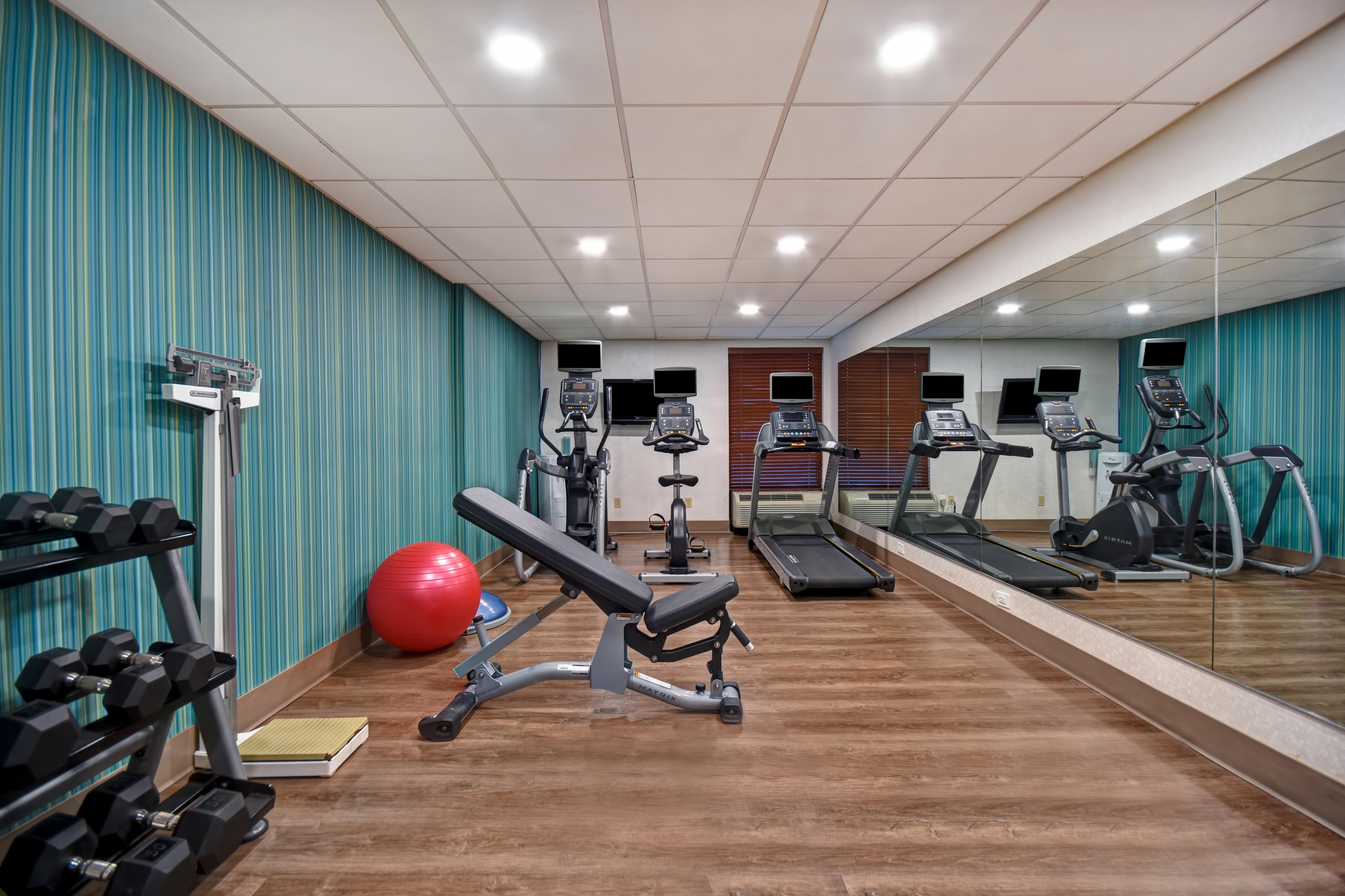 Holiday Inn Express & Suites Allentown-Dorney Park Area By Ihg Bagian luar foto